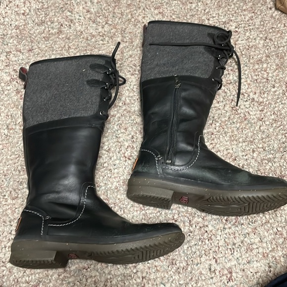 Ugg leather fleece lined waterproof high boots - Picture 6 of 10